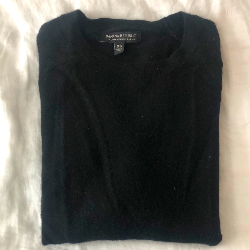 Black wool crew neck long sleeve banana republic sweater